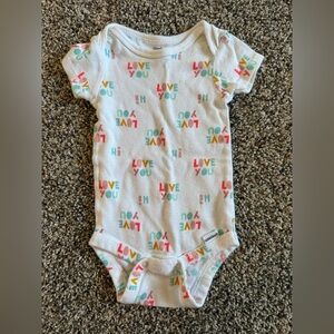 5/$10-Gerber Baby Girl Multicolor 'Love You' Print Bodysuit Size 0-3 Months